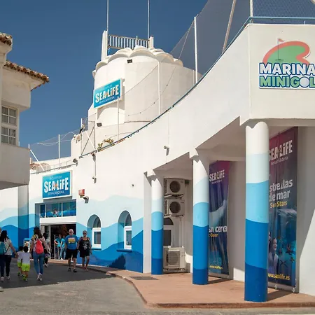 Urb Pueblo Del Parque, Luxury 2 Bedroom Apartment. Fantastic Location. Benalmadena
