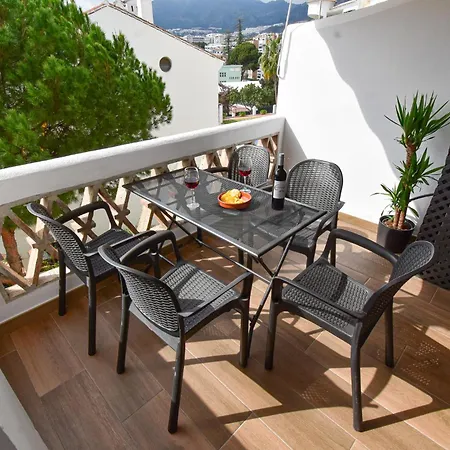 Urb Pueblo Del Parque, Luxury 2 Bedroom Apartment. Fantastic Location. Benalmadena