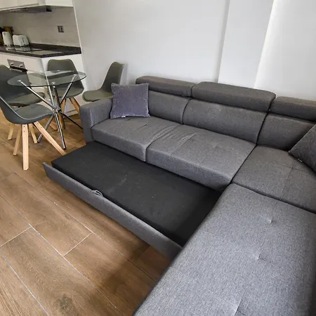 Urb Pueblo Del Parque, Luxury 2 Bedroom Apartment. Fantastic Location. Benalmadena
