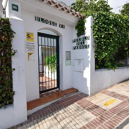 Апартаменты Urb Pueblo Del Parque, Luxury 2 Bedroom Apartment. Fantastic Location. Бенальмадена